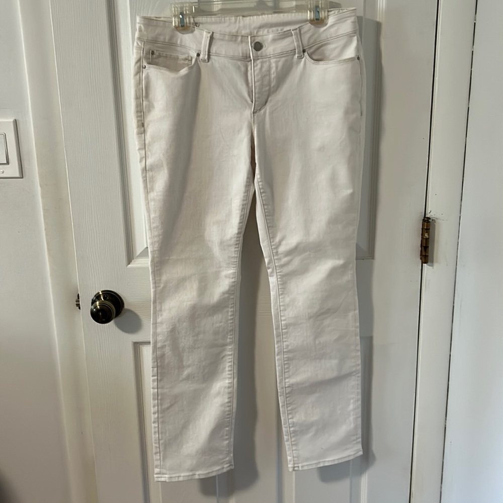 Ann Taylor Modernfit white jean size 12P